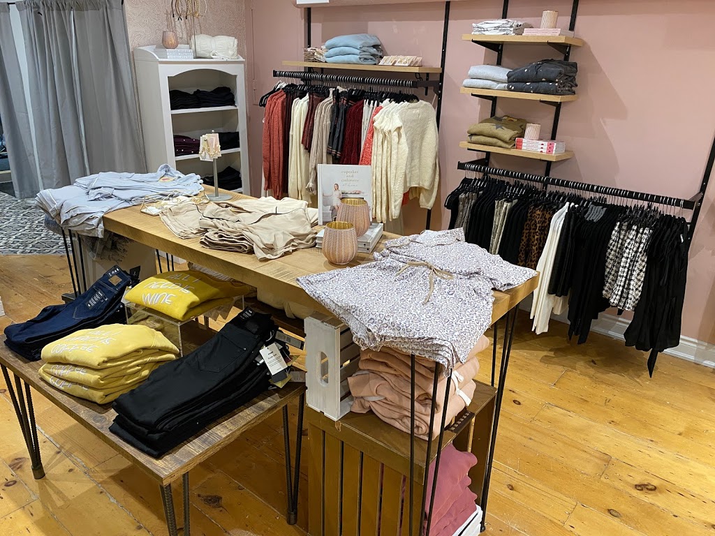 Boulevard Fashion Boutique | 10513 Islington Ave Unit 1, Kleinburg, ON L0J 1C0, Canada | Phone: (905) 552-4241