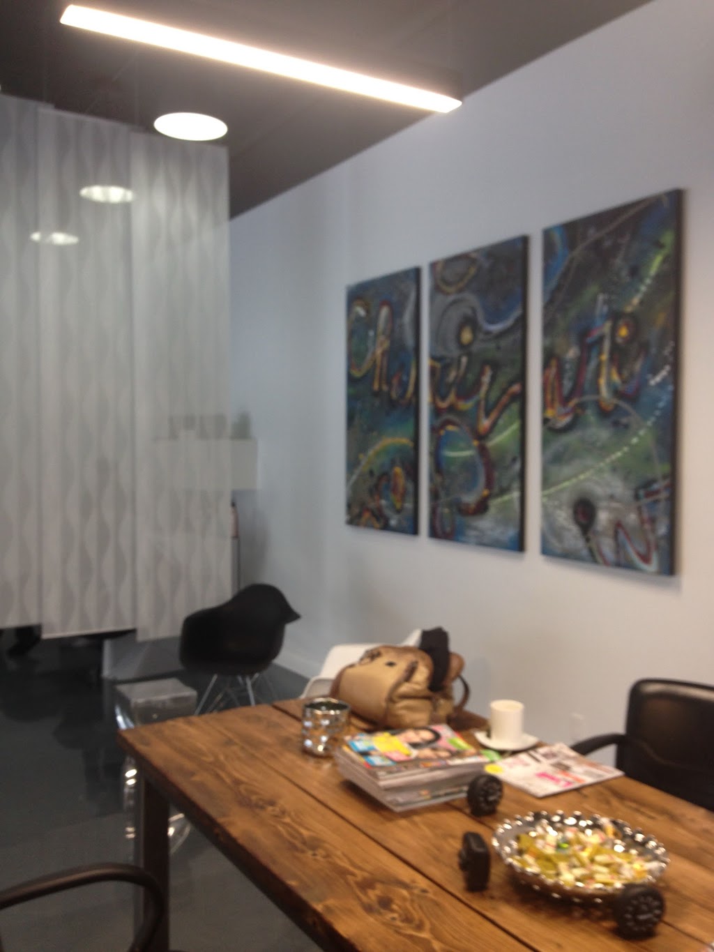 Charivari Coiffure Boutique | 1100 Av Victoria, LeMoyne, QC J4R 1P7, Canada | Phone: (450) 904-1100