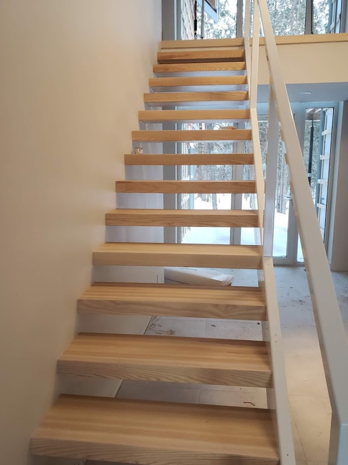 Menuiserie de lEstrie Inc | 620 Rue lArchevêque, Magog, QC J1X 3E8, Canada | Phone: (819) 843-4683