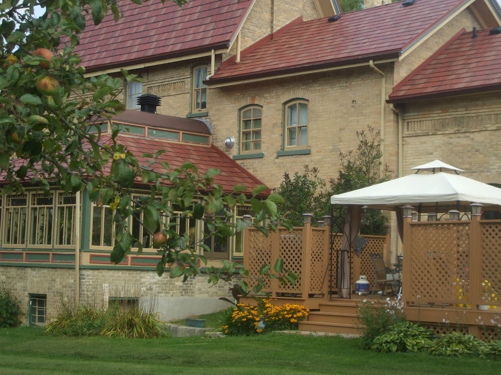 Meiklejohn House Bed & Breakfast | 116 Arthur St E, Harriston, ON N0G 1Z0, Canada | Phone: (519) 338-2671