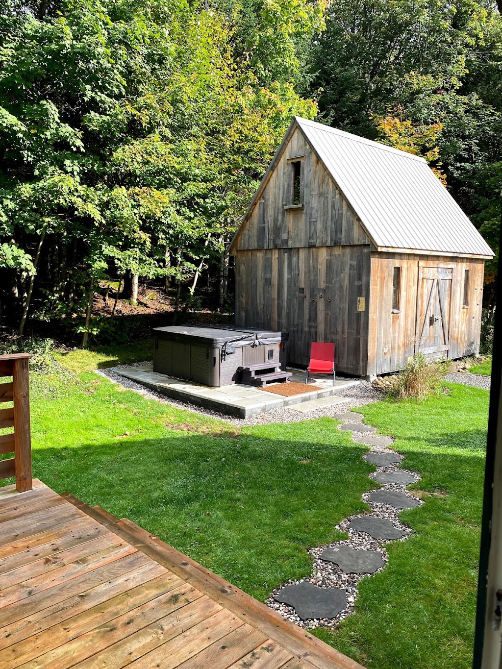 Location de Chalet avec Spa à 30 minutes de la ville de Québec- Valcartier | 1398 5e Av, Saint-Gabriel-de-Valcartier, QC G0A 4S0, Canada | Phone: (418) 573-1046