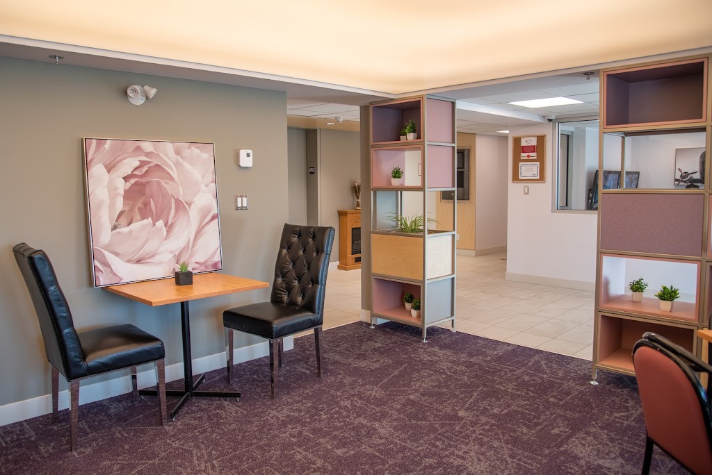 Villa Beauvoir | 1045 Av. du Pont S, Alma, QC G8B 7X1, Canada | Phone: (418) 668-6852