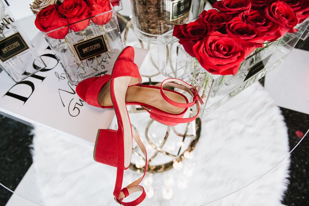 MFLEURS MTL | 9260 Boul Henri-Bourassa O, Saint-Laurent, QC H4S 1L5, Canada | Phone: (514) 334-7405
