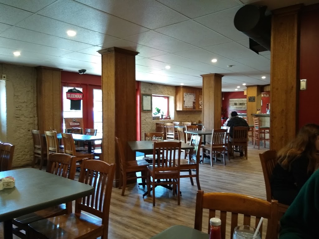 On The Locks | 26 Colborne St, Fenelon Falls, ON K0M 1N0, Canada | Phone: (705) 307-5101