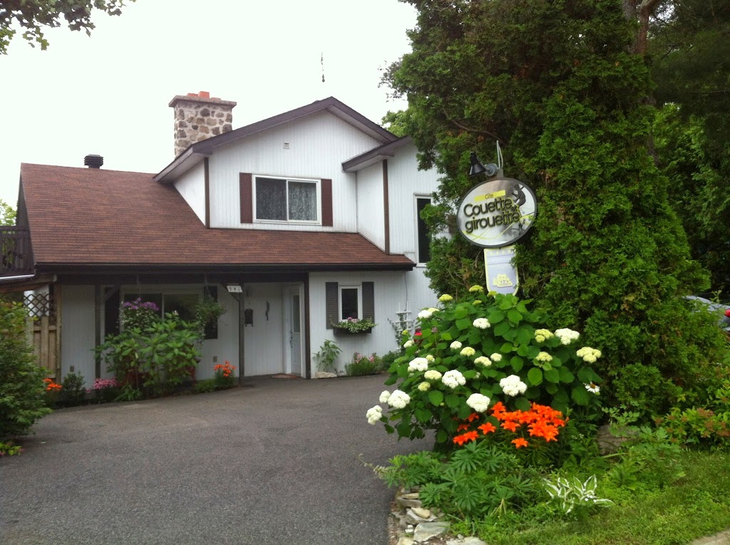 Gîte Couette et Girouette Bed and breakfast | 941 Rue Ouimet, Sainte-Adèle, QC J8B 2R3, Canada | Phone: (450) 229-6433