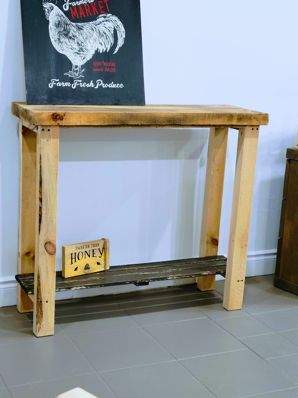 Rustic Country furniture & decor | 16 Mill St, Frankford, ON K0K 2C0, Canada | Phone: (613) 438-0299