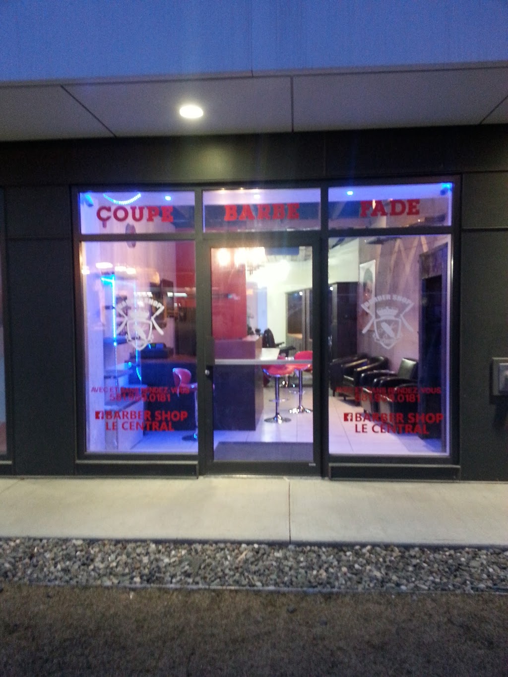 Barber Shop Le Central | 2120 Ch Ste-Foy, Québec, QC G1V 1R8, Canada | Phone: (581) 989-0181