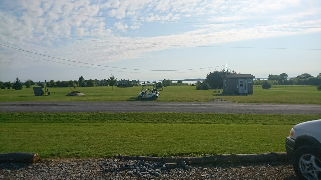 Wolfe Island Riverfront Golf Course | 9th Line Rd, Wolfe Island, ON K0H 2Y0, Canada | Phone: (613) 385-9978