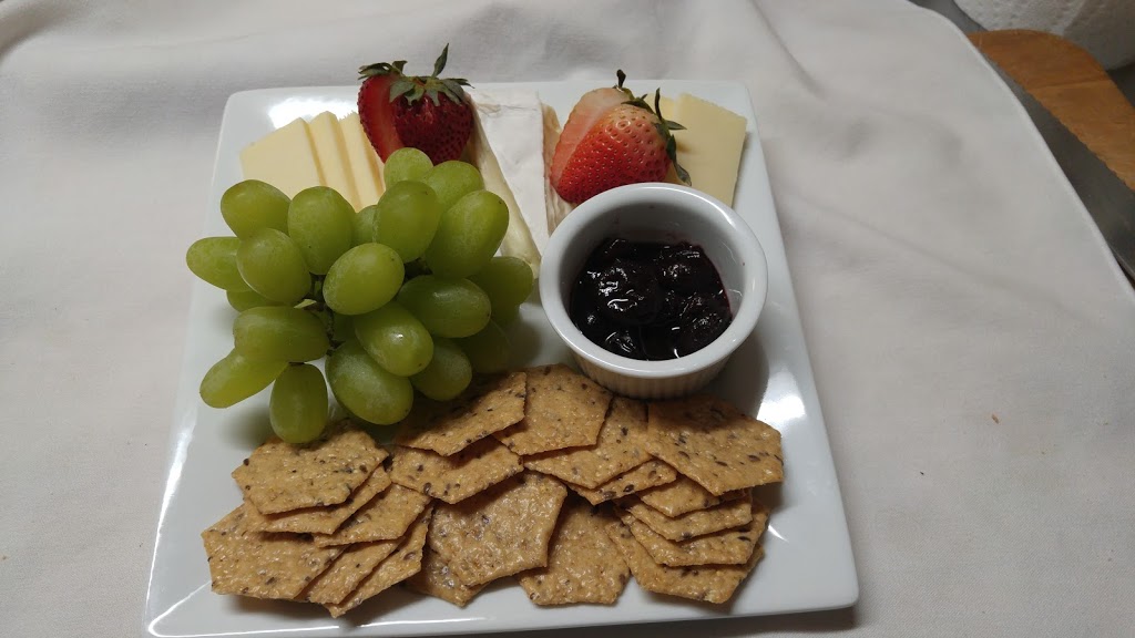 Ransom Bay Inn & Restaurant | 4 Center Bay, Alburg, VT 05440, USA | Phone: (802) 796-3399