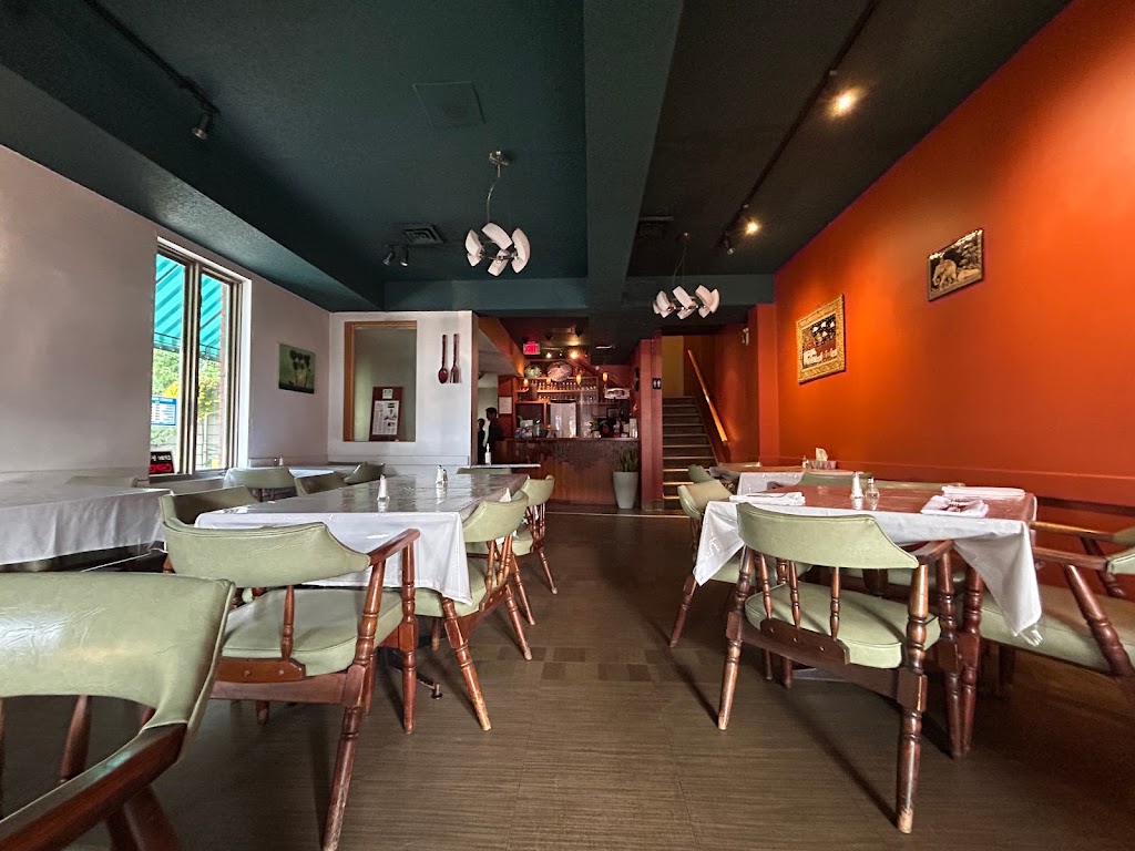 Rangoon Restaurant | 634 Somerset St W, Ottawa, ON K1R 5K4, Canada | Phone: (613) 680-8821