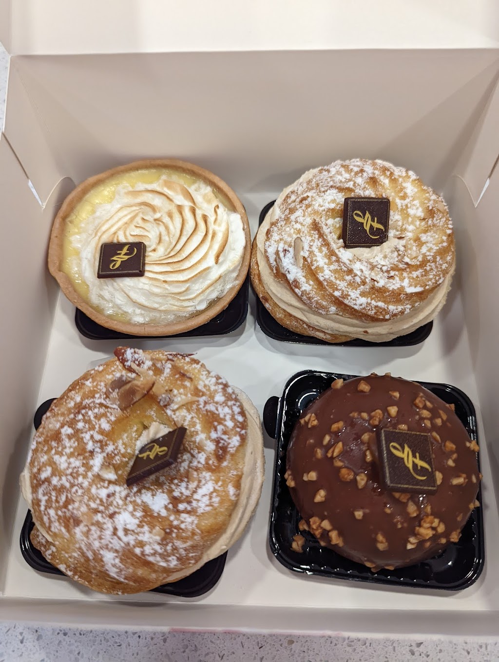 Les Moulins La Fayette | 4460 Calgary Trail NW, Edmonton, AB T6H 5W6, Canada | Phone: (780) 782-1075