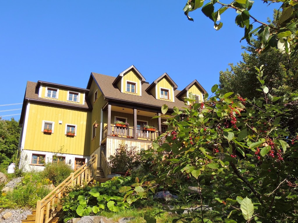 Comme Chez Nous - Bed&Breakfast | 434 Chemin St Edmond, Stoneham-et-Tewkesbury, QC G3C 1G3, Canada | Phone: (418) 912-8354