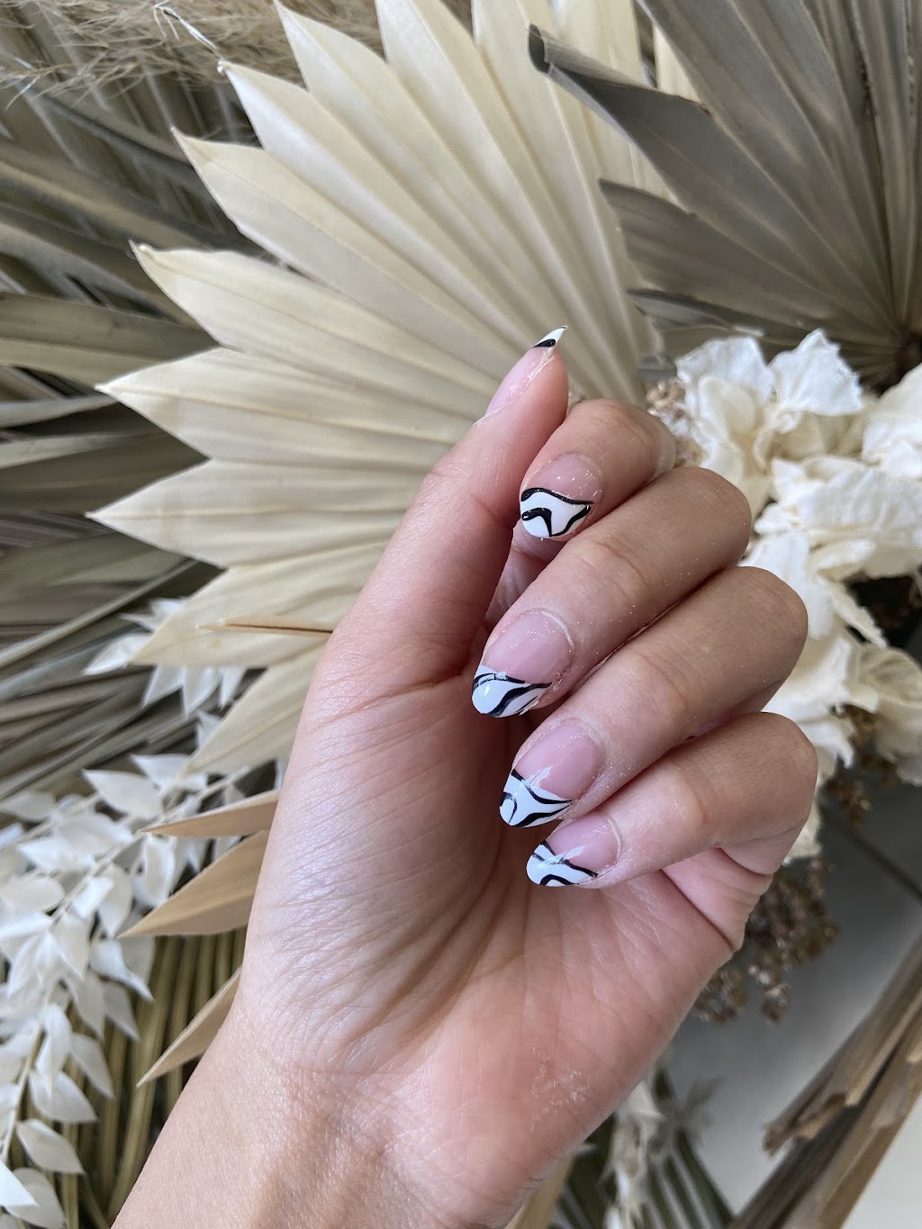 Magic Nails & Spa | 175 Chestermere Station Way #206, Chestermere, AB T1X 0A4, Canada | Phone: (403) 273-8881
