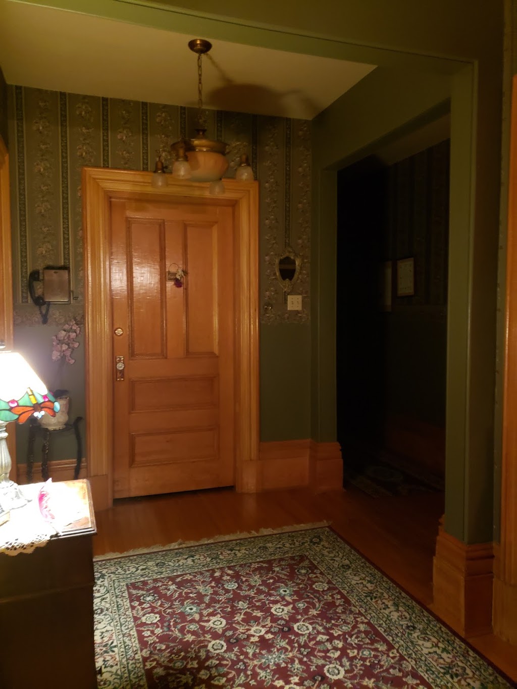Gîte à La Maison DElyse | 218 LAMBERT AVE, Beauceville, QC G5X 1S5, Canada | Phone: (418) 774-3169