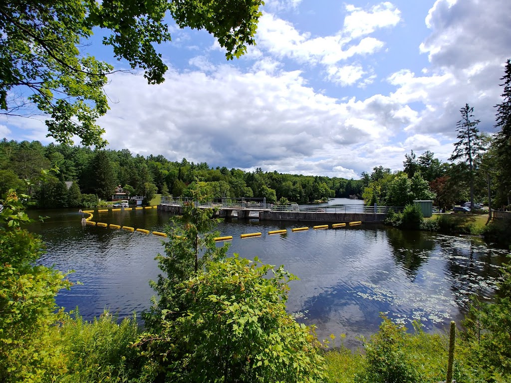 Miss Nelles Antiques & Cafe | 2 Bay St, Baysville, ON P0B 1A0, Canada | Phone: (705) 767-2181