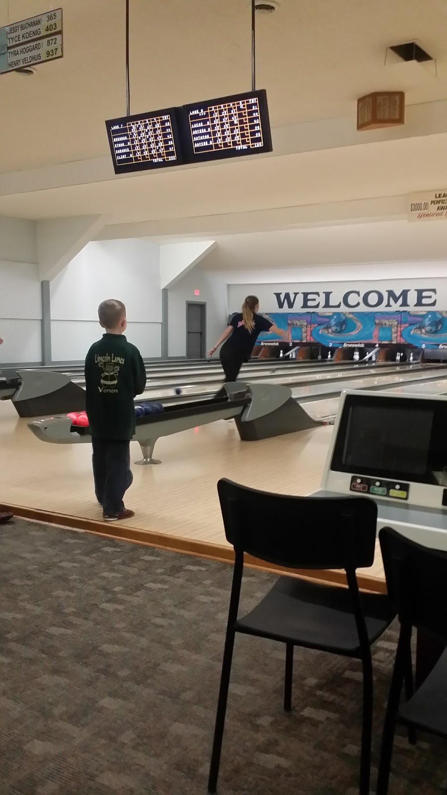 Lincoln Lanes (1969) Ltd | 3510 25 Ave, Vernon, BC V1T 1P3, Canada | Phone: (250) 542-9837