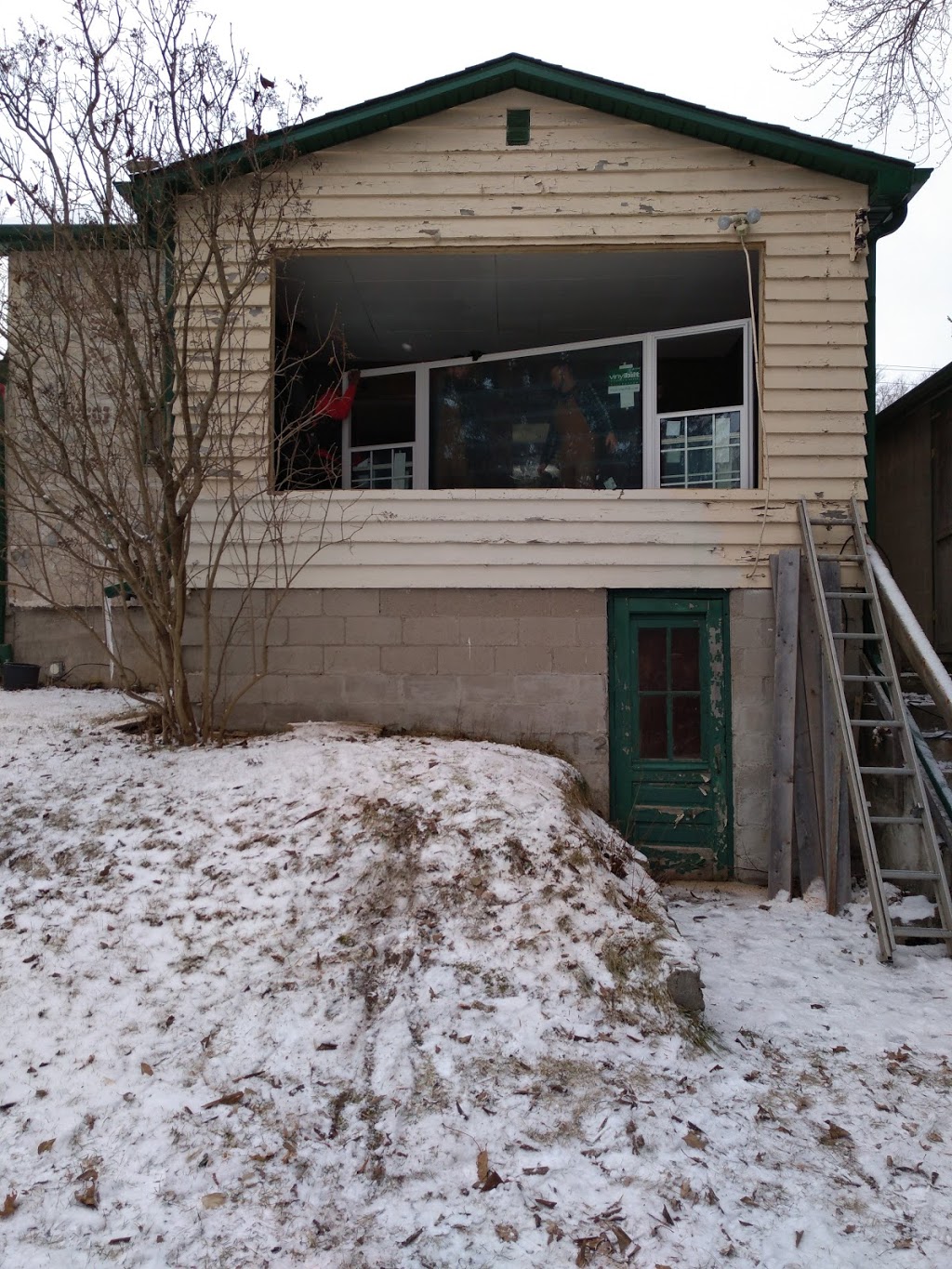 Dans Discount Windows & Doors | 199 Victoria St S, Kitchener, ON N2G 2C1, Canada | Phone: (519) 579-1994