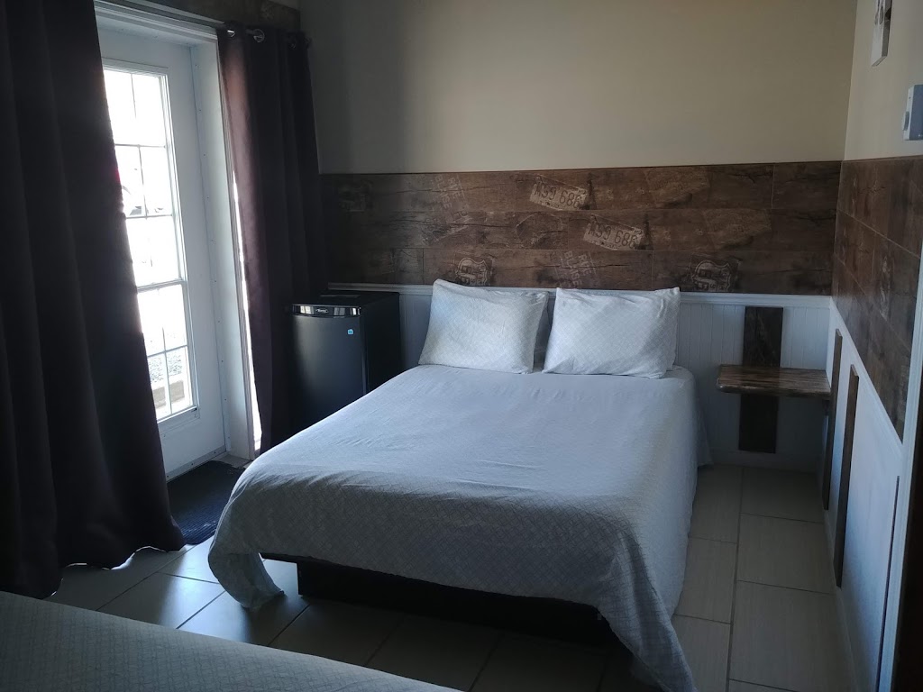 Motel le Saint-Alex | 540 Rue Notre Dame, Saint-Alexis-des-Monts, QC J0K 1V0, Canada | Phone: (819) 265-4499