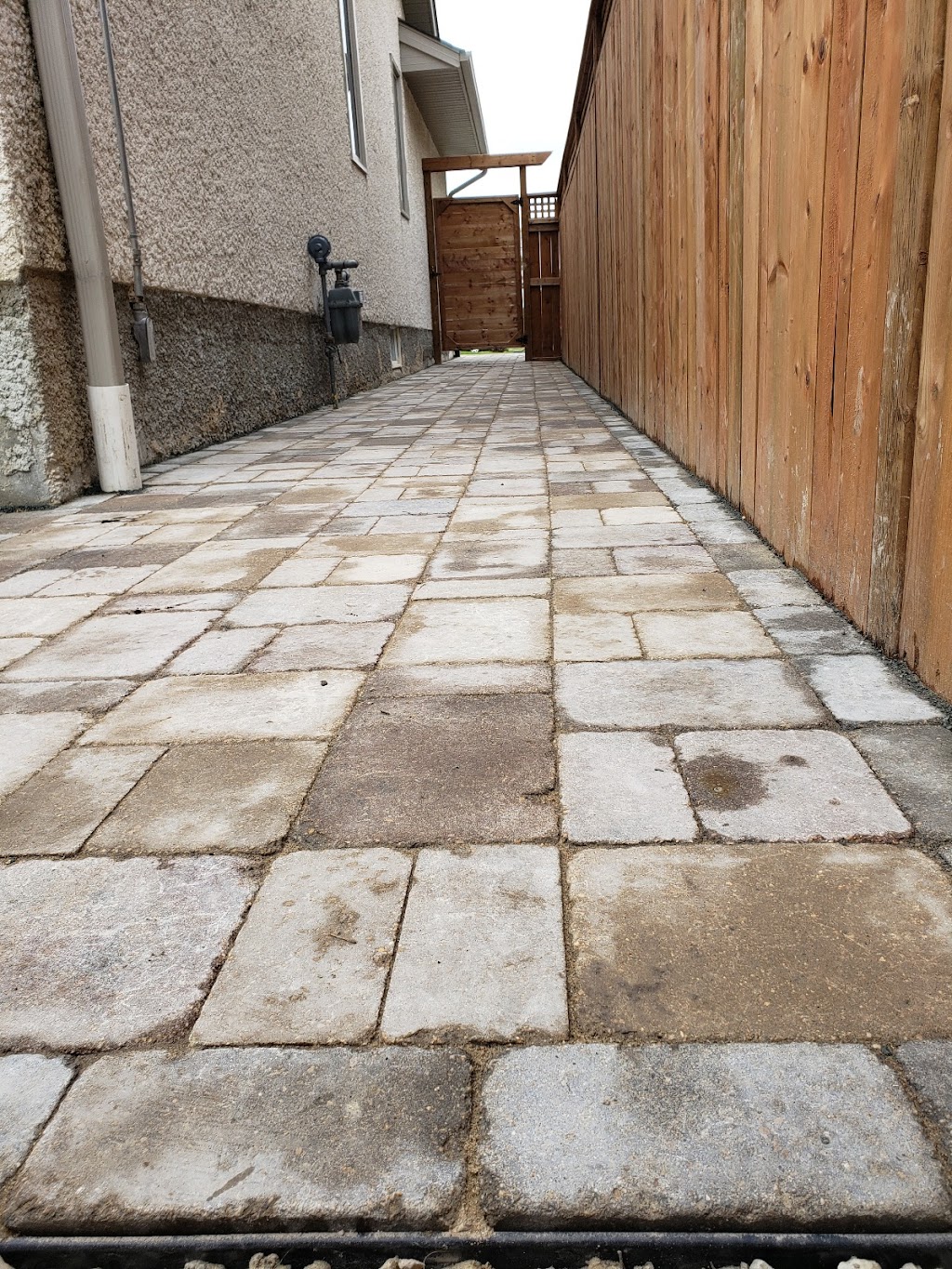 Excellence Fences & Decks | 63 Glen Ave, Winnipeg, MB R2M 1V4, Canada | Phone: (204) 296-7580