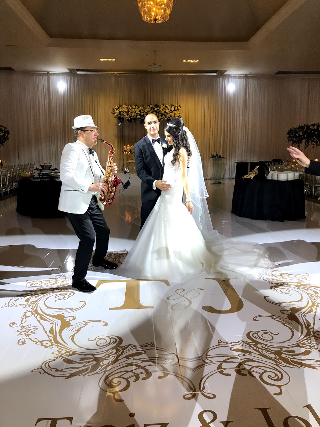 Saxophone/Clarinet player and teacher, DJ, MC | 46 Kingsridge Rd, Barrie, ON L4N 8V2, Canada | Phone: (647) 227-1267
