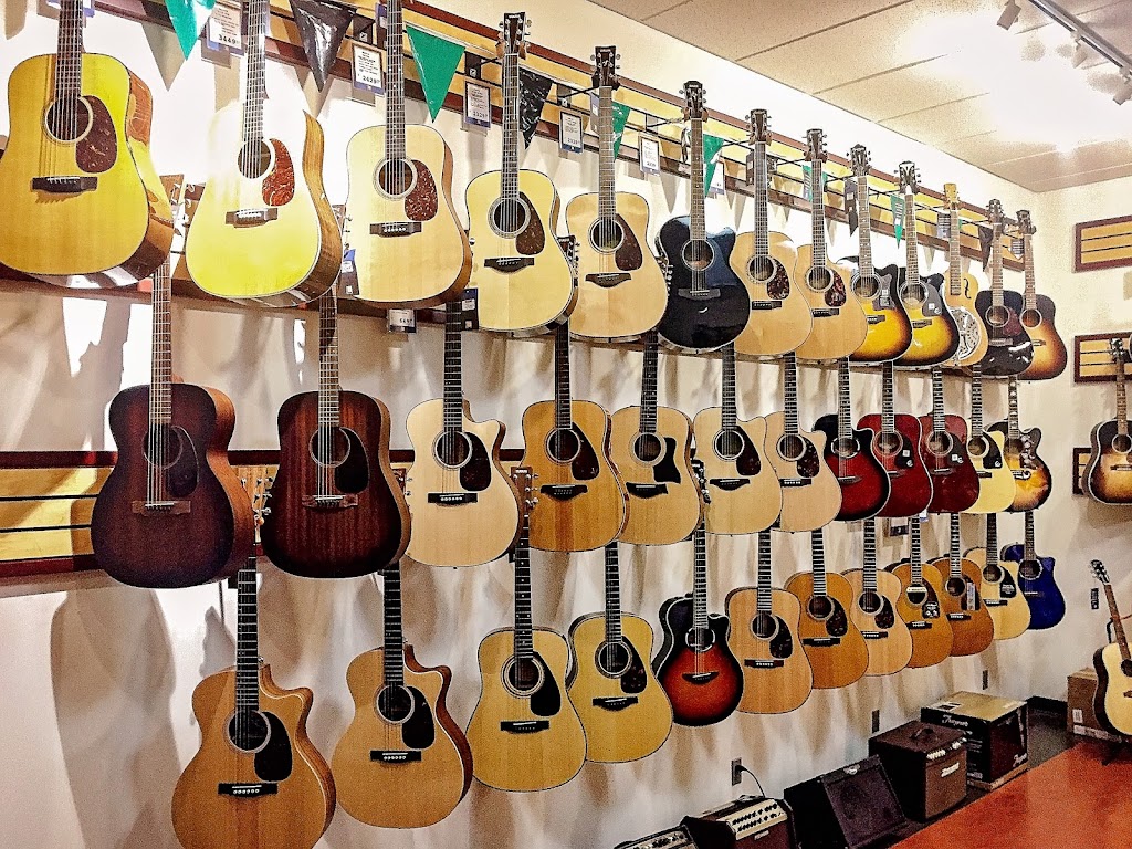 Long & McQuade Musical Instruments | 9833 Markham Rd, Markham, ON L6E 0E5, Canada | Phone: (905) 209-1177