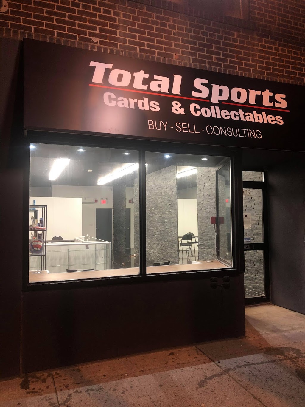 Total Sports Cards & Collectables | store | 3505 Lake Shore Blvd W, Etobicoke, ON M8W 1N5, Canada | 9058084560 OR +1 905-808-4560
