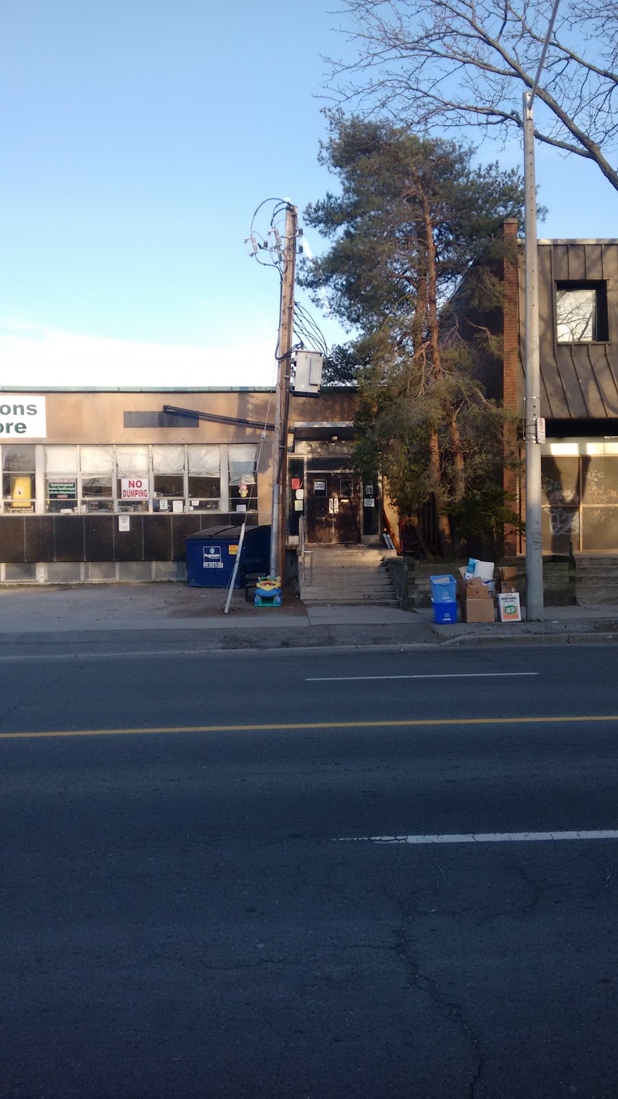 New Horizons Thrift Shop | 520 James St N, Hamilton, ON L8L 1J4, Canada | Phone: (905) 529-6891