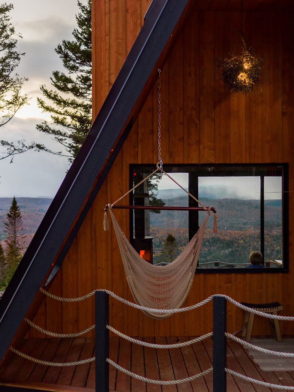 La cAbin ride&sleep | 145 Chem. du Moulin, La Jacques-Cartier, QC G3B, Canada | Phone: (418) 952-6425