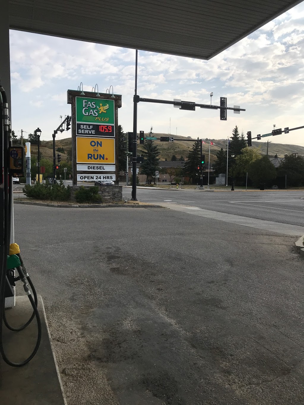 Fas Gas Plus | 605 1 St W, Cochrane, AB T0L 0W0, Canada | Phone: (403) 932-6626