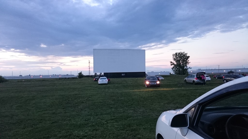 Cine-parc Boucherville | 1700 Rue Eiffel, Boucherville, QC J4B 7W1, Canada | Phone: (450) 655-0692