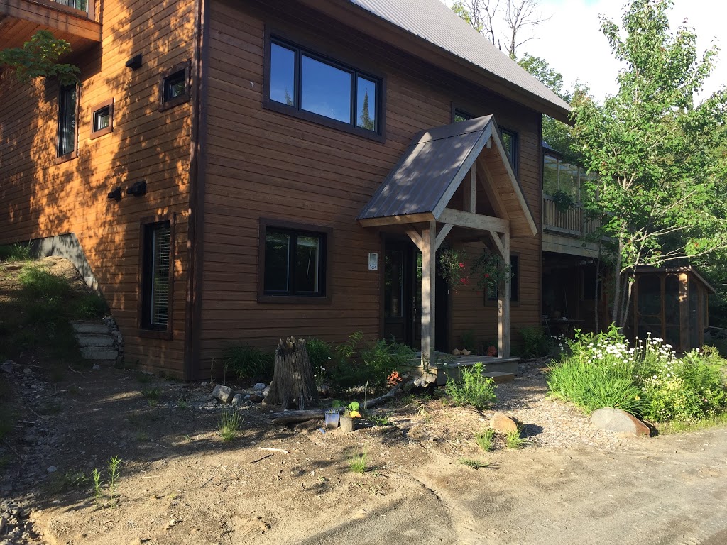 Gîte Les Arpents Verts | 1682 Ch. 3e Rang, Sainte-Lucie-des-Laurentides, QC J0T 2J0, Canada