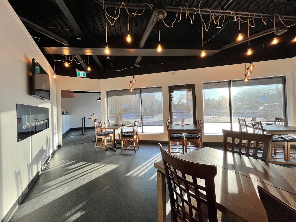 Aroma Bistro | 741 St Marys Rd, Winnipeg, MB R2M 3N5, Canada | Phone: (204) 691-6364