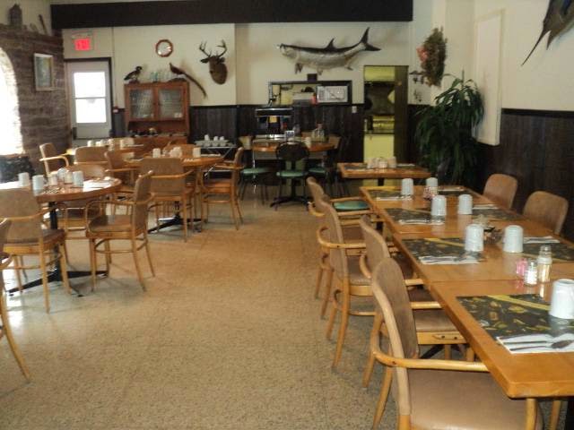 Caseys Restaurant | 79 Clovelly Cove, Port Bolster, ON L0E 1E0, Canada | Phone: (705) 437-1560