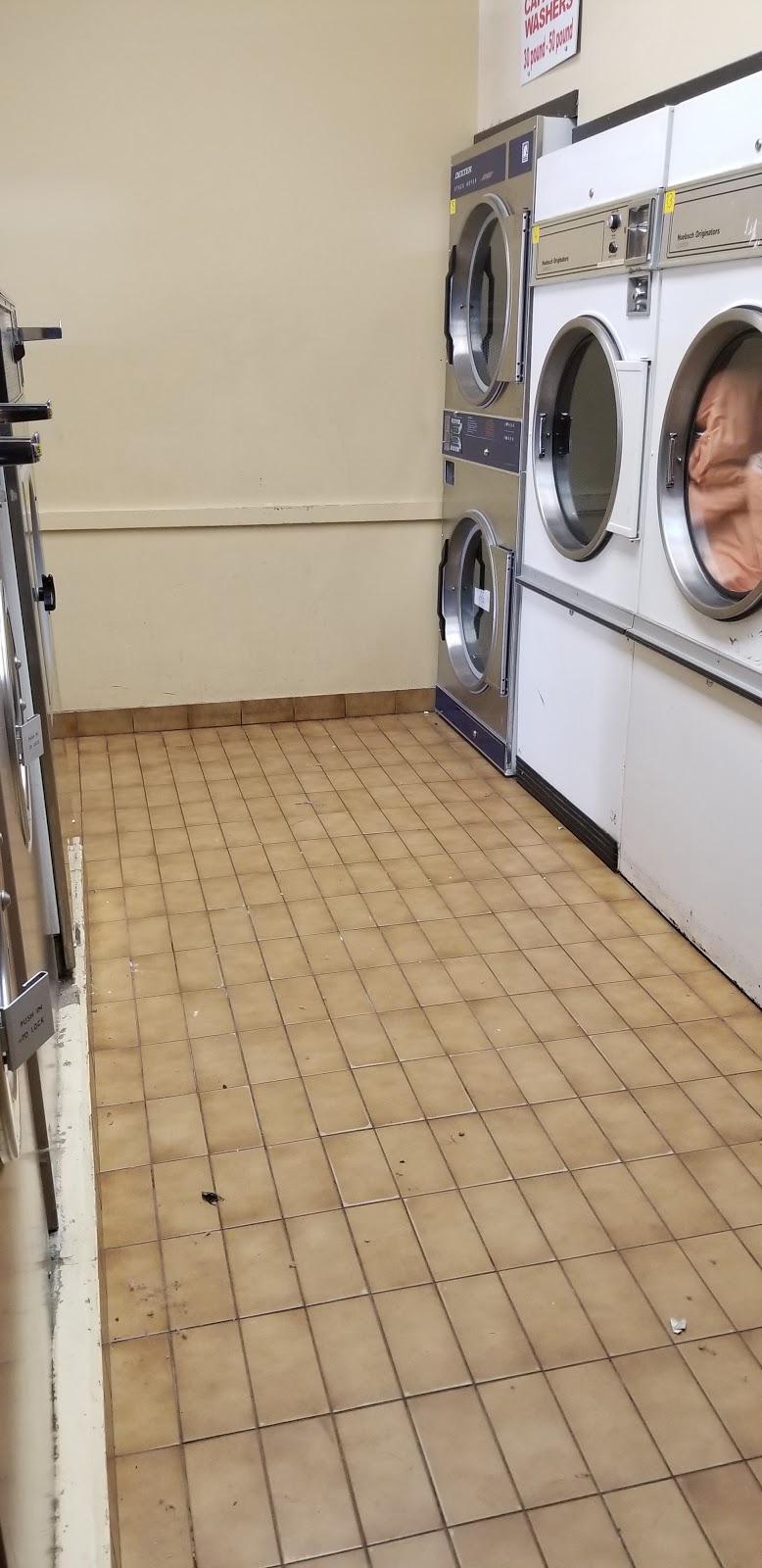 Hunterhorn Coin Laundry | 6518 4 St NE, Calgary, AB T2K 6H2, Canada | Phone: (403) 630-6575