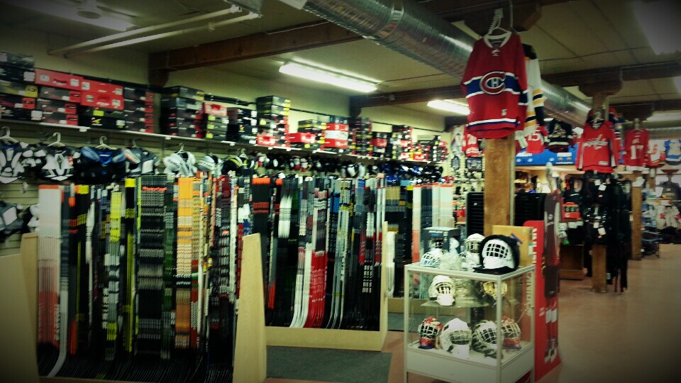 Game Time Sports | store | 500 Vees Dr, Penticton, BC V2A 7Y6, Canada | 2504927447 OR +1 250-492-7447