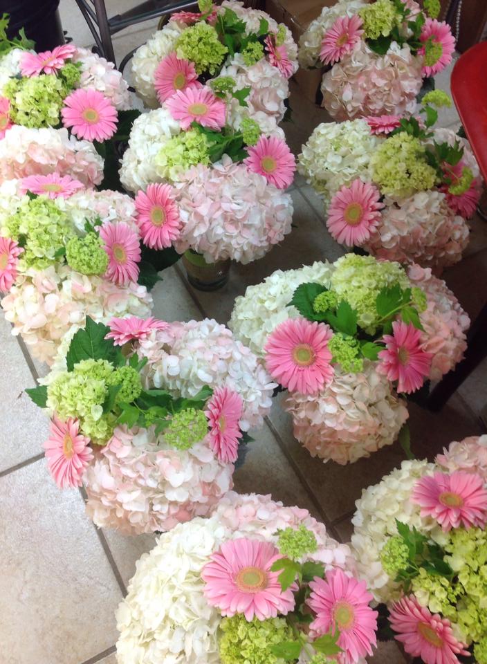 FLOWERS N THINGS FLOWER & GIFT SHOP | 763 Davis Dr, Newmarket, ON L3Y 2R2, Canada | Phone: (905) 830-0024
