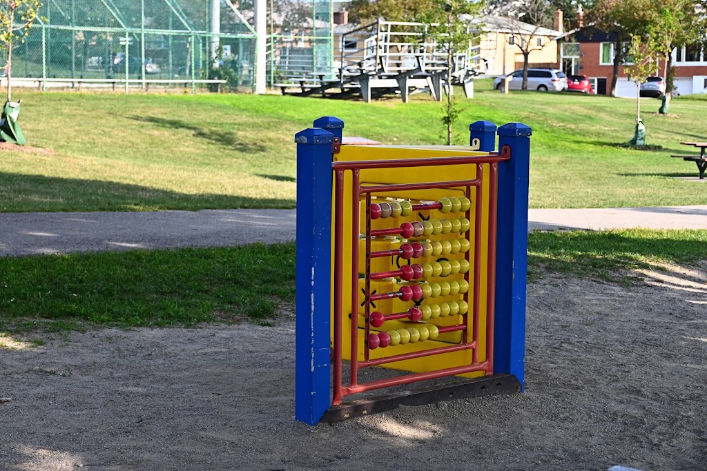 Grandravine Community Recreation Centre | 23 Grandravine Dr, North York, ON M3N 1J4, Canada | Phone: (416) 395-6171