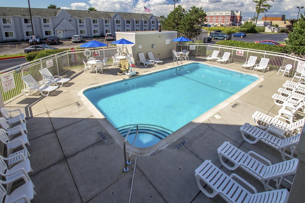Motel 6 Buffalo Airport | 52 Freeman Rd, Williamsville, NY 14221, USA | Phone: (716) 626-1500