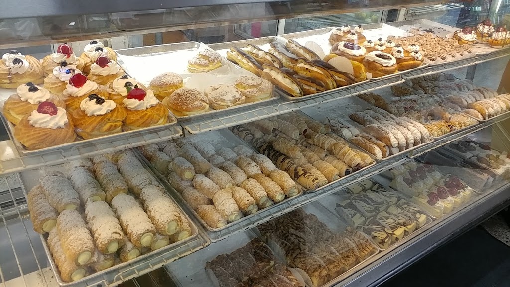Commisso Bros. & Racco Italian Bakery | 8 Kincort St, Toronto, ON M6M 3E3, Canada | Phone: (416) 651-7671