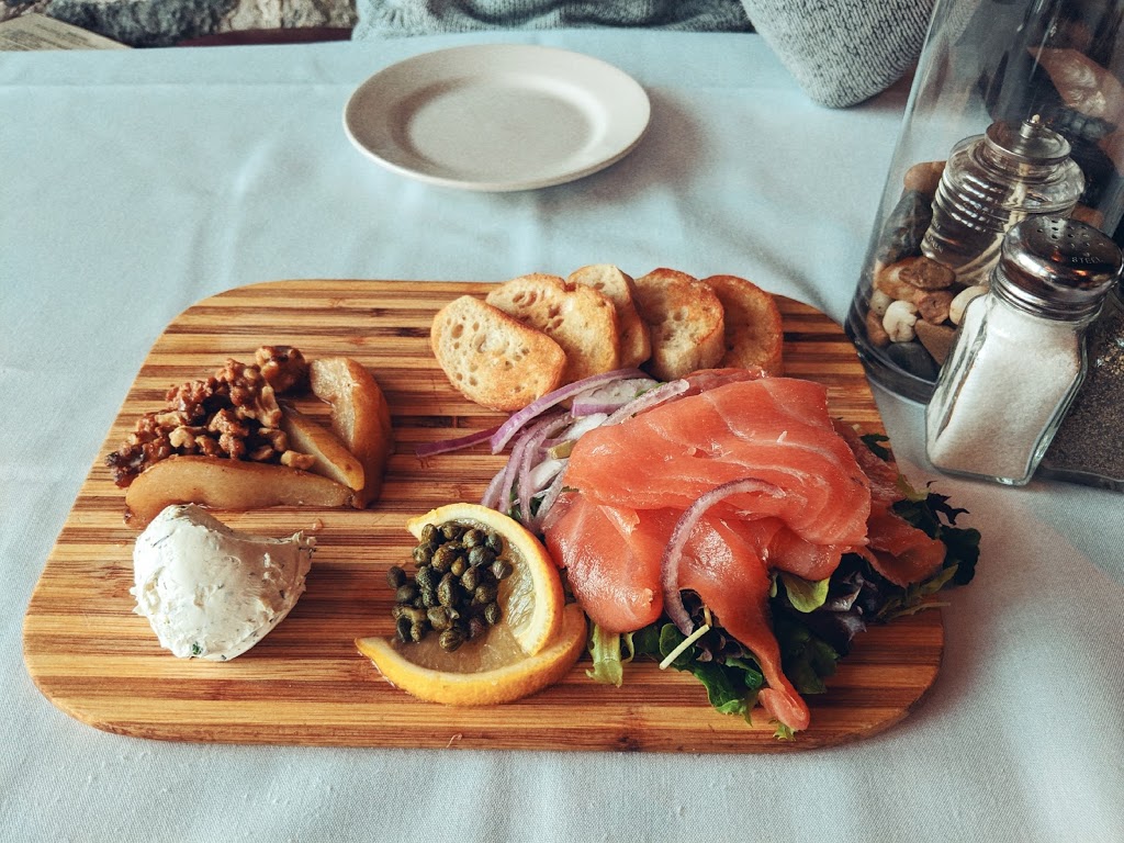 Good Fellos | 202 W Main St, Sackets Harbor, NY 13685, USA | Phone: (315) 646-3463