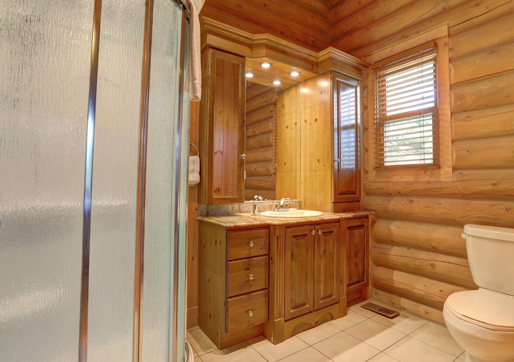 Chalet no. 30 by Fiddler Lake Resort (Cerf-Deer) | 12 Chem. du Cardinal, Mille-Isles, QC J0R 1A0, Canada | Phone: (438) 925-7727
