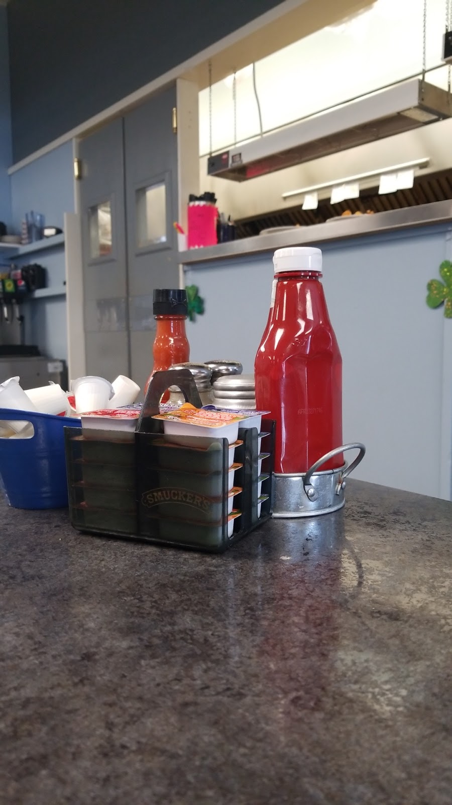 Nelsons Cafe | 2298 River Rd, Niagara Falls, NY 14304, USA | Phone: (716) 694-0444