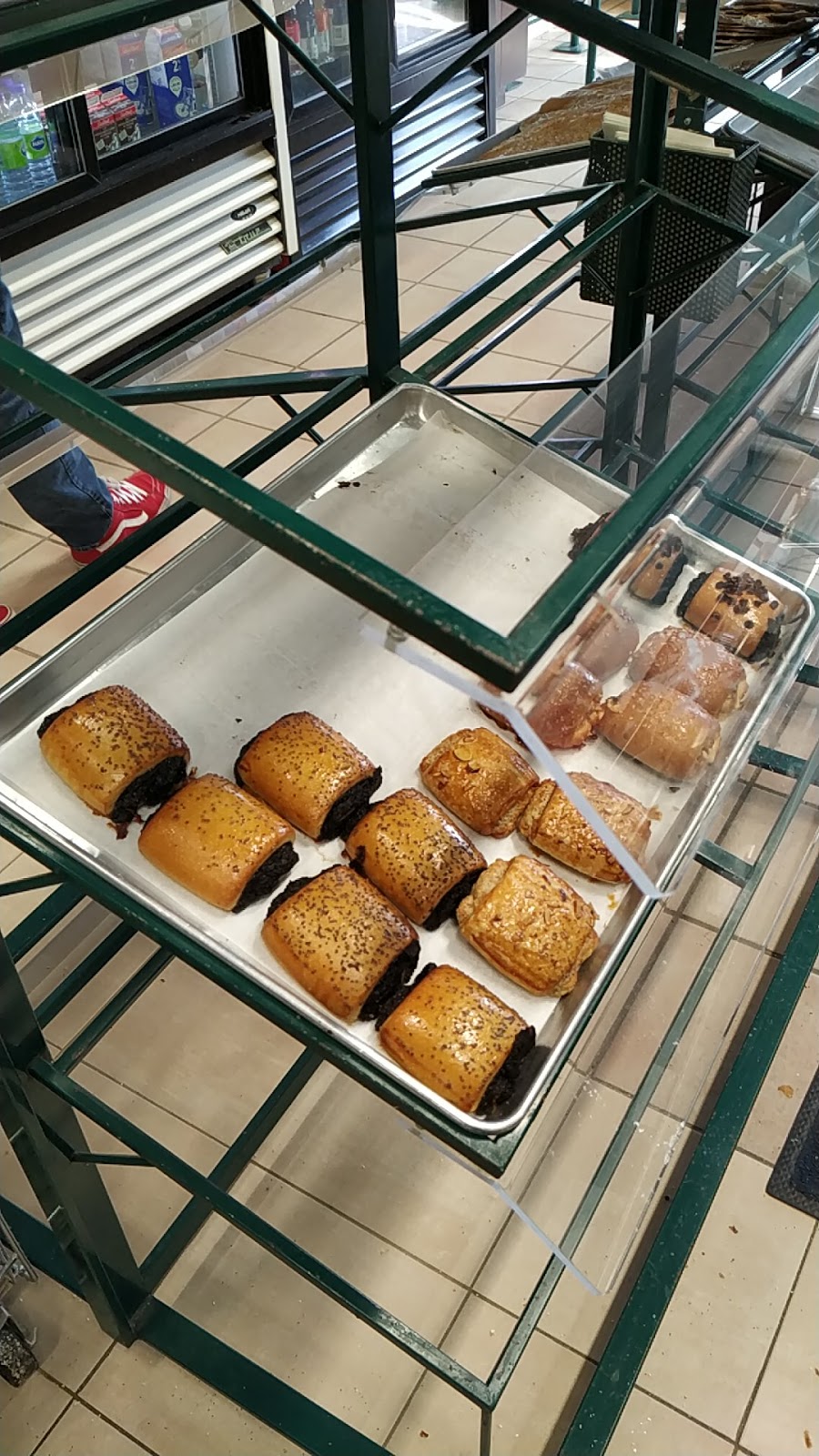 What A Bagel | 808 York Mills Rd, North York, ON M3B 1X8, Canada | Phone: (416) 916-1237