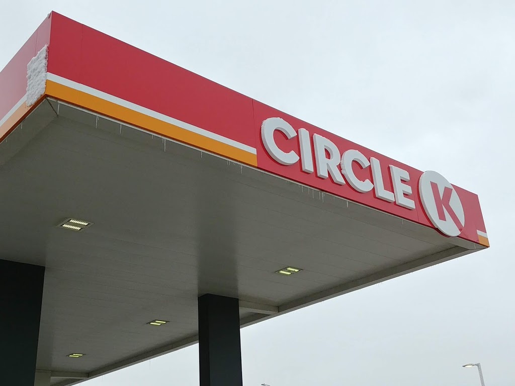 Macs | 90 Queen St N, Tilbury, ON N0P 2L0, Canada | Phone: (519) 682-1081