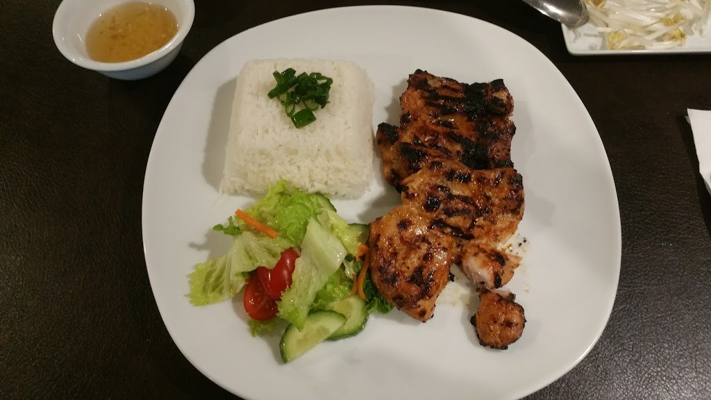 Naomi Vietnamese Restaurant | 8590 200 St #10, Langley City, BC V2Y 2B9, Canada | Phone: (604) 888-7778