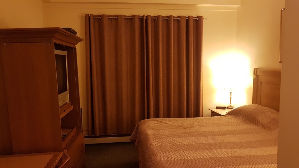 Auberge De LAeroport | 580 Avenue Michel Jasmin, Dorval, QC H9P 1C5, Canada | Phone: (514) 828-5080