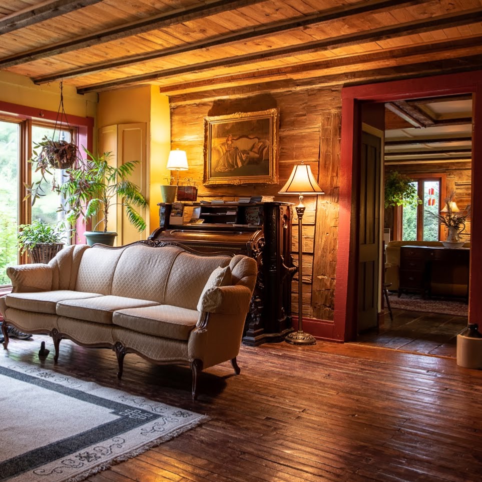 Auberge Restaurant La Mara | 127 Chemin Gosford S, Saint-Joseph-de-Ham-Sud, QC J0B 3J0, Canada | Phone: (819) 877-5189