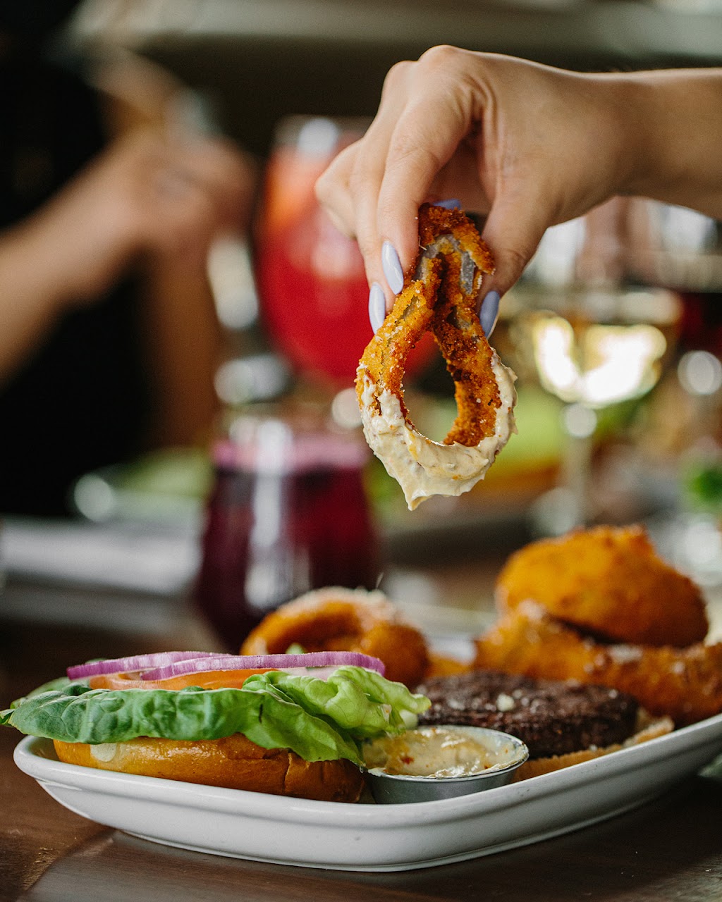 Bin 4 Burger Lounge | 6750 N Island Hwy N #102a, Nanaimo, BC V9V 1S3, Canada | Phone: (250) 933-4224