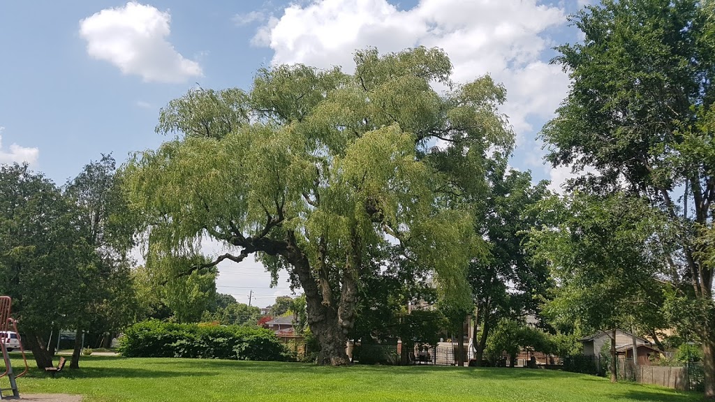 Alderwood Memorial Park | 215 Sheldon Ave, Etobicoke, ON M8W 2M8, Canada | Phone: (416) 338-4386