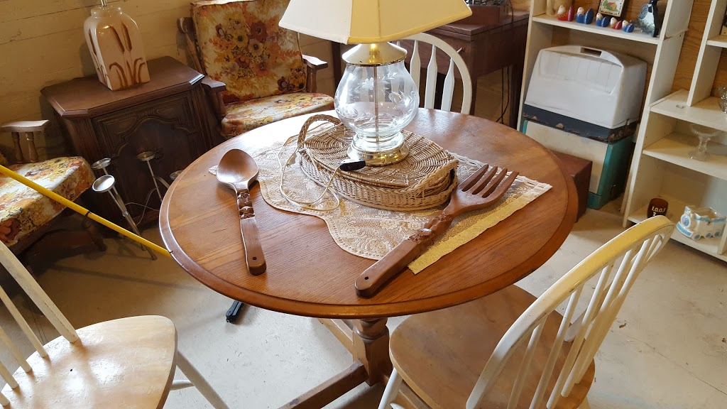 Farrhaven Antiques and Collectables | 314 Leachs Rd, Perth, ON K7H 3C8, Canada | Phone: (613) 267-3033